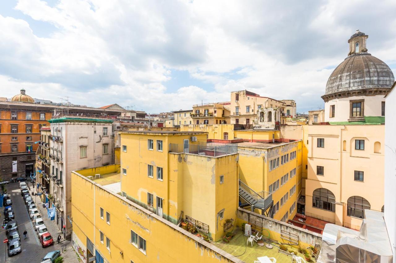 Maria's Bright Flats At The Cathedral Neapel