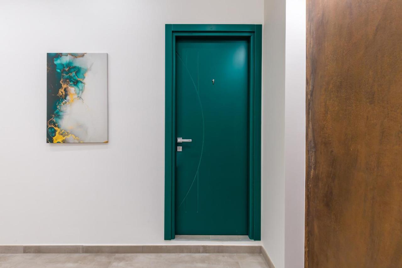 Maria's Bright Flats At The Cathedral Appartement Napels